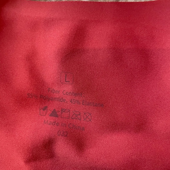 Seamless Red Women's Bra - Picture 3 of 4